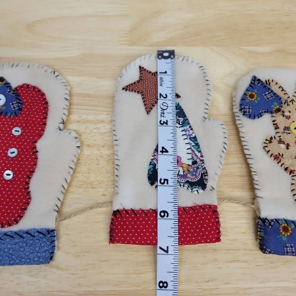 Mini Mitten Christmas Fleece 3D Embellished Garland Country Farmhouse